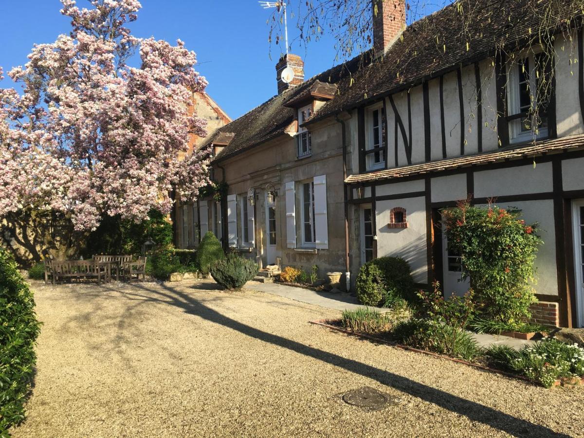 Le Puits D'Angle Bed & Breakfast Thibivillers ภายนอก รูปภาพ