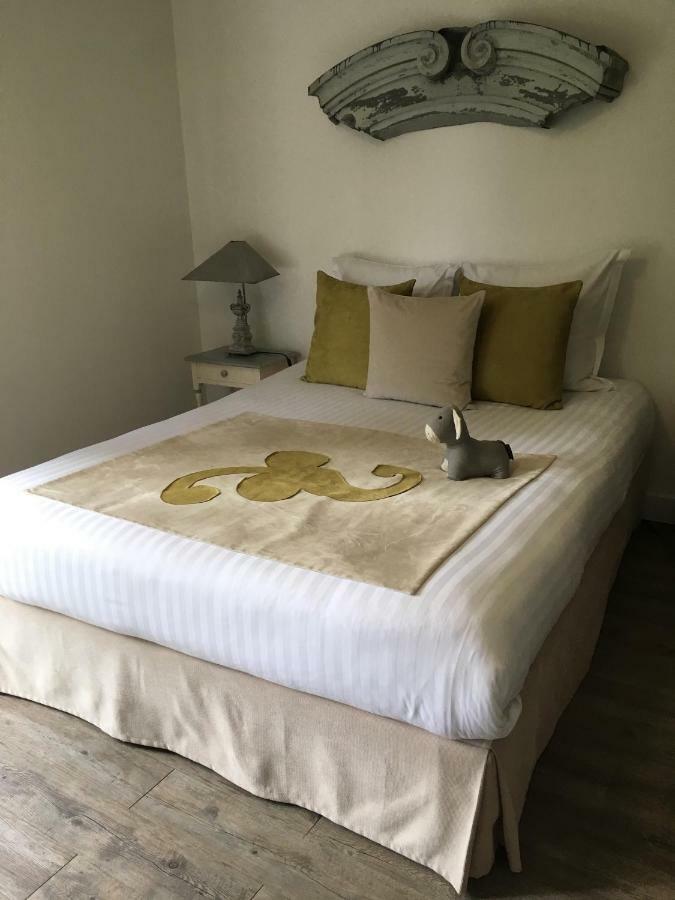 Le Puits D'Angle Bed & Breakfast Thibivillers ภายนอก รูปภาพ